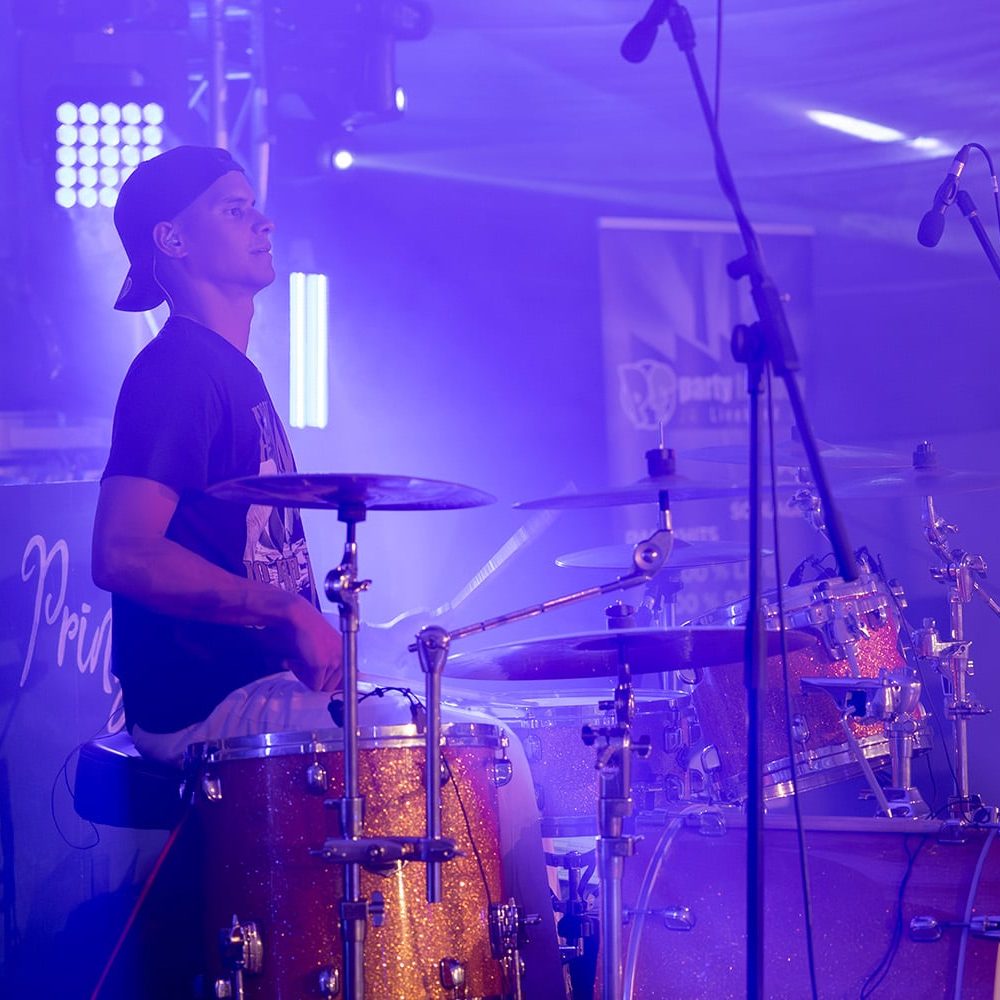 140-CR6_0820-Enhanced-NR